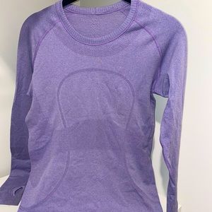 Lululemon workout top